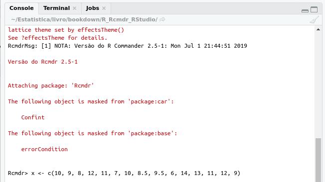 Exibição do comando executado via R Commander e eventuais resultados na console do RStudio.