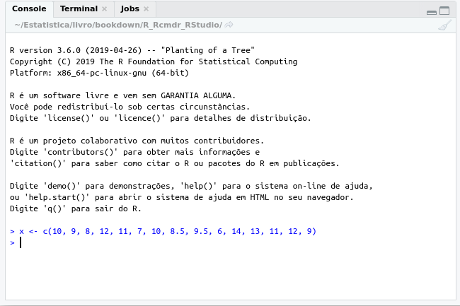 Console do RStudio, após a execução do comando x <- c(10, 9, 8, 12, 11, 7, 10, 8.5, 9.5, 6, 14, 13, 11, 12, 9).